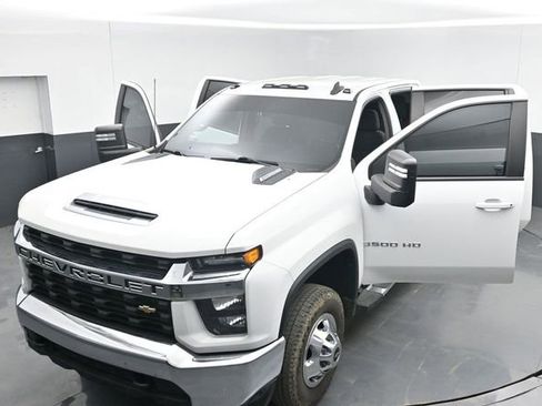 Used 2023 Chevrolet Silverado 3500 LT AWD/4WD image 46