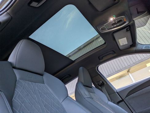 Used 2025 Audi SQ5 Premium Plus image 22