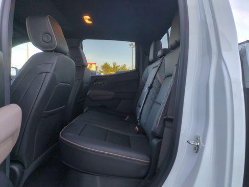 New 2026 GMC Canyon Denali image 15