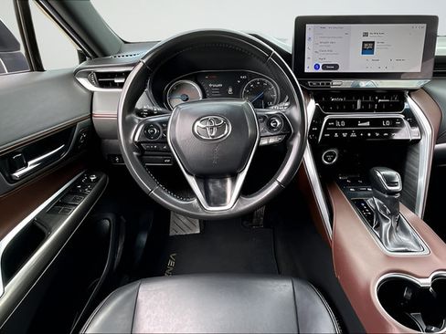 Used 2023 Toyota Venza XLE AWD/4WD image 8