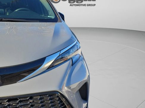 Certified 2024 Toyota Sienna XSE w/ XSE Premium Package image 15