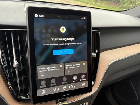 New 2026 Volvo XC60 B5 Plus w/ Protection Package Premier image 22