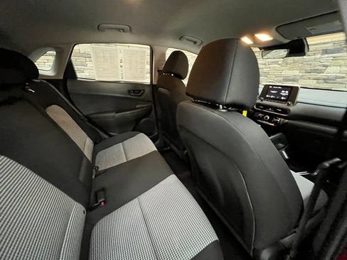 Used 2022 Hyundai Kona SE AWD/4WD image 31