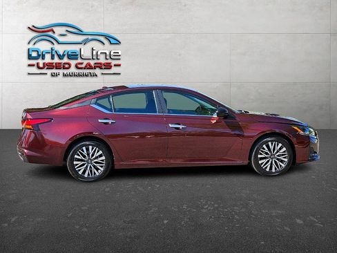 Used 2024 Nissan Altima 2.5 SV image 8