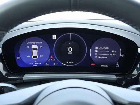 New 2025 Porsche Macan 4 Electric image 27