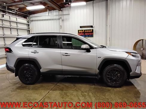 Used 2025 Toyota RAV4 XLE w/ Convenience Package FWD image 2