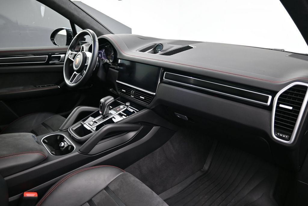 Certified 2023 Porsche Cayenne GTS w/ Assistance Package AWD/4WD image 14