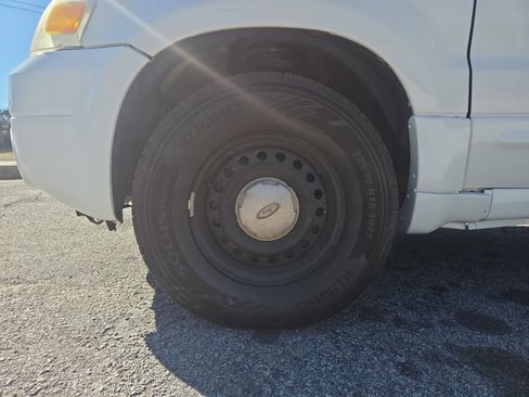 Used 2005 Ford Escape XLS image 14