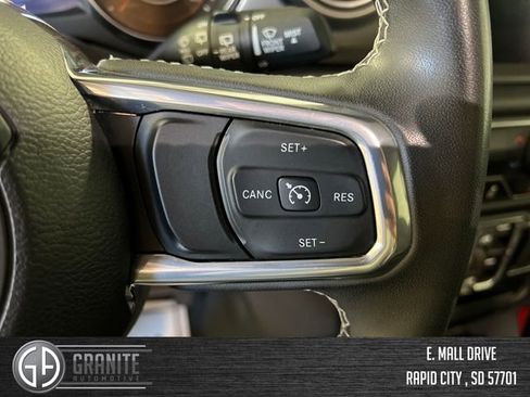 Used 2023 Jeep Wrangler Unlimited Sahara AWD/4WD image 32