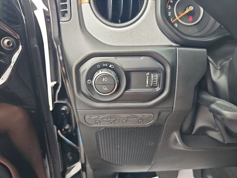 Used 2025 Jeep Gladiator Sport AWD/4WD image 33
