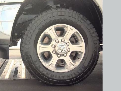 Used 2024 RAM 2500 Big Horn w/ Off Road Package AWD/4WD image 18