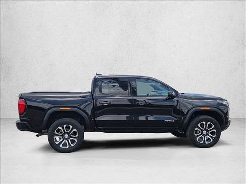 Used 2023 GMC Canyon AT4 w/ AT4 Premium Package AWD/4WD image 4