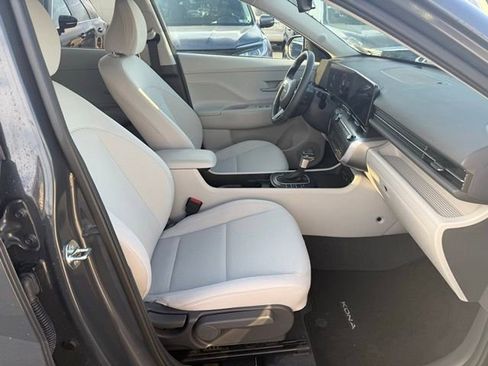 Used 2024 Hyundai Kona SEL image 24