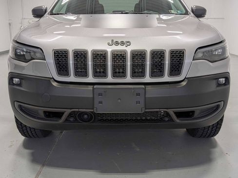 Used 2021 Jeep Cherokee Trailhawk AWD/4WD image 2