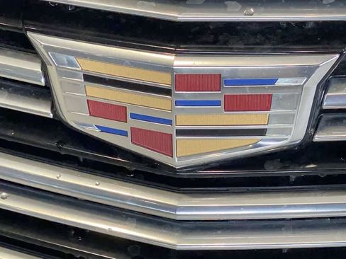 Used 2018 Cadillac XT5 AWD image 10