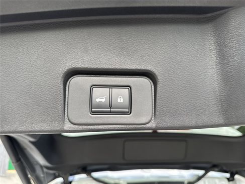 Used 2025 Nissan Rogue SV w/ Rock Creek Premium Package AWD/4WD image 31