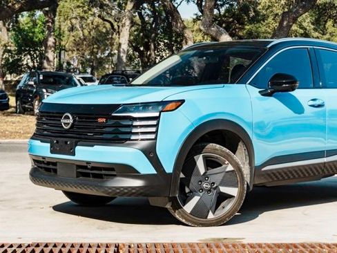 Used 2026 Nissan Kicks SR image 3