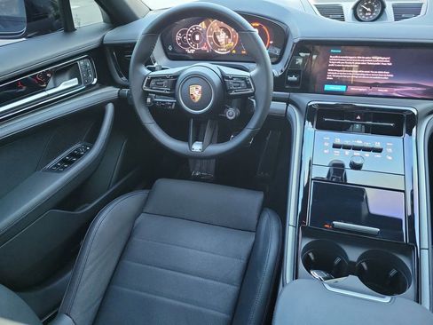 Used 2026 Porsche Panamera image 12