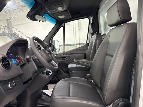 Used 2023 Mercedes-Benz Sprinter 3500 image 12