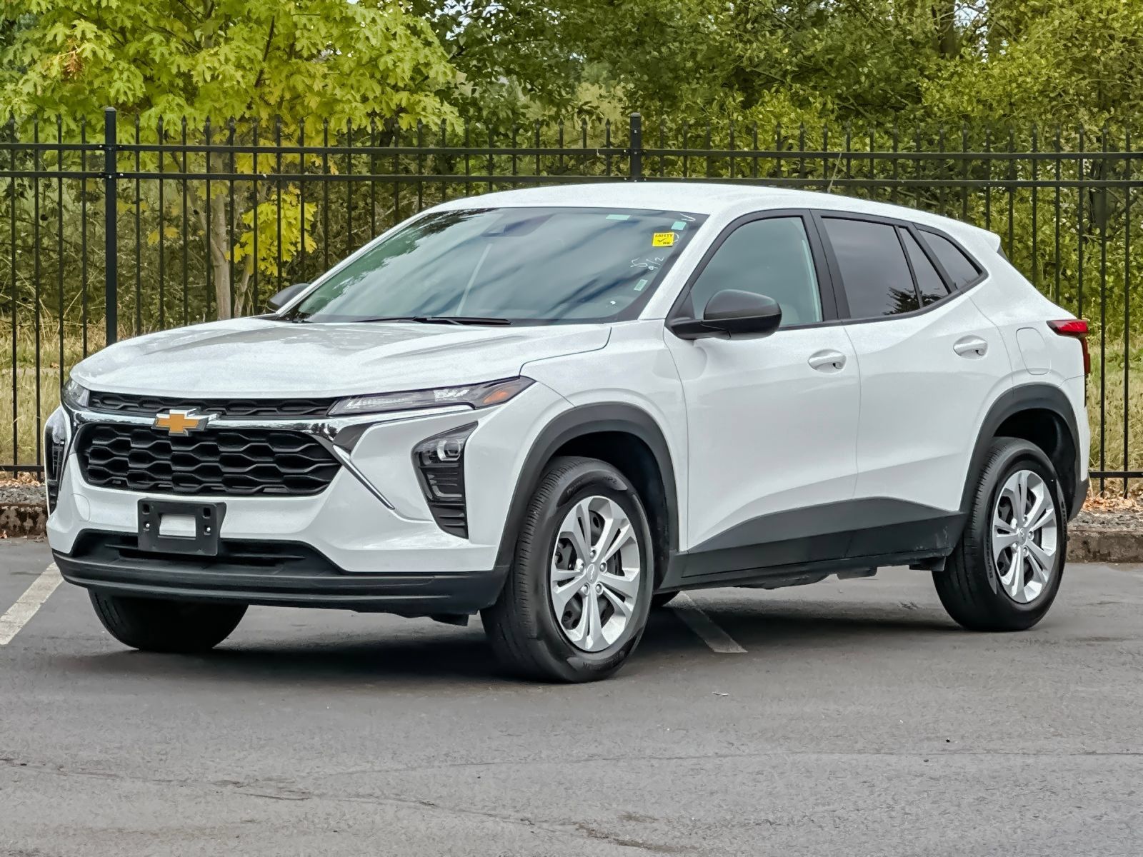 Used 2025 Chevrolet Trax LS FWD image 7