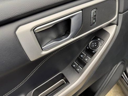 Used 2022 Ford Explorer XLT w/ Equipment Group 202A image 11