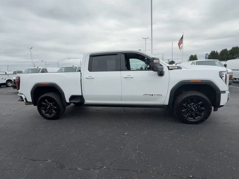 Used 2024 GMC Sierra 2500 AT4 w/ AT4 Premium Plus Package AWD/4WD image 9