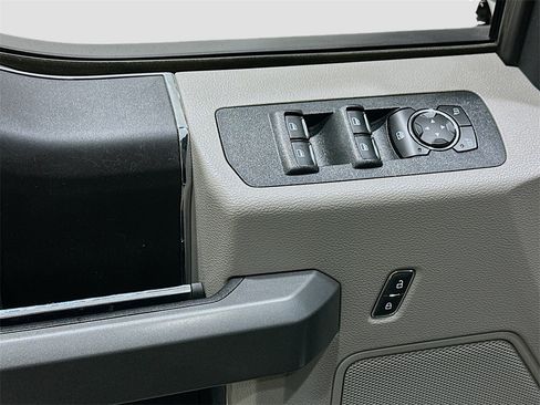 Used 2018 Ford F150 XLT image 17