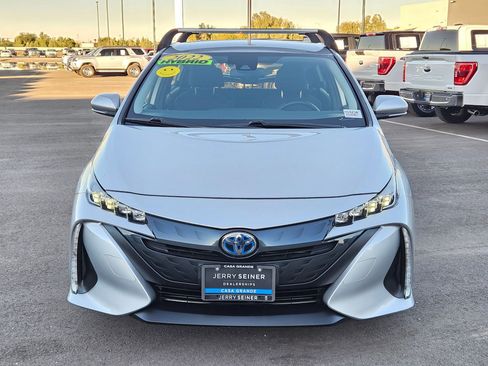 Used 2022 Toyota Prius Prime LE image 8