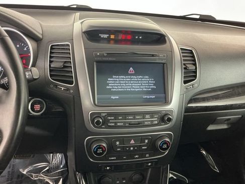 Used 2014 Kia Sorento SX w/ 3rd Row Package AWD/4WD image 18