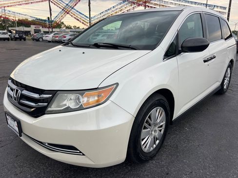 Used 2015 Honda Odyssey LX image 3