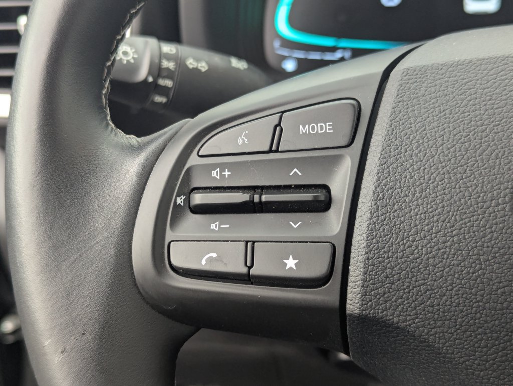 Used 2026 Hyundai Venue SEL FWD image 19