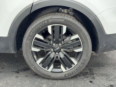 Used 2024 Kia Telluride SX Prestige w/ Towing Package image 7