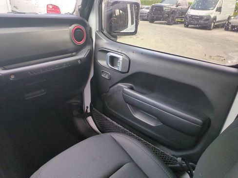 Used 2023 Jeep Wrangler Sport S image 20