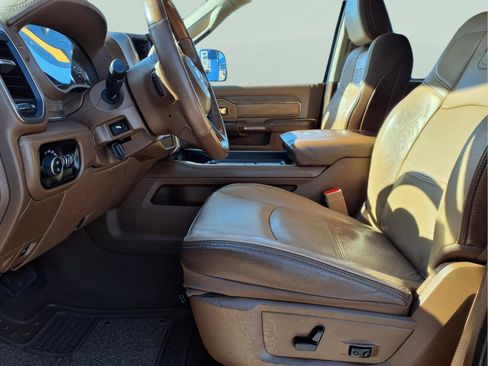 Used 2022 RAM 3500 Limited image 11