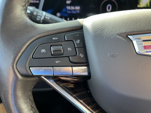 Used 2023 Cadillac Escalade Premium Luxury w/ LPO, Illumination Package AWD/4WD image 19