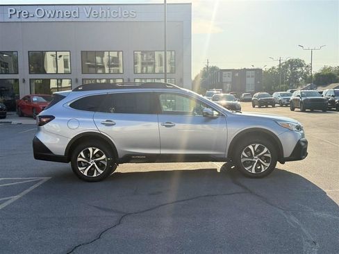 Used 2022 Subaru Outback Limited AWD/4WD image 8
