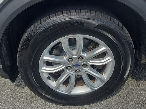 Used 2020 Ford Explorer 4WD w/ Class III Trailer Tow Package image 4