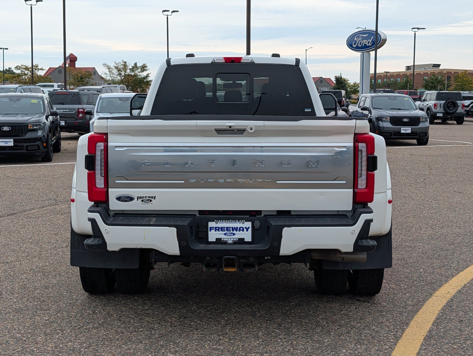 Used 2023 Ford F450 Platinum w/ FX4 Off-Road Package AWD/4WD image 4