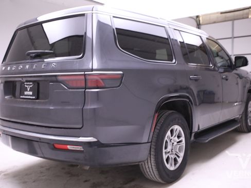 Used 2024 Jeep Wagoneer Base 4x4 w/ HD Trailer Tow Package image 5