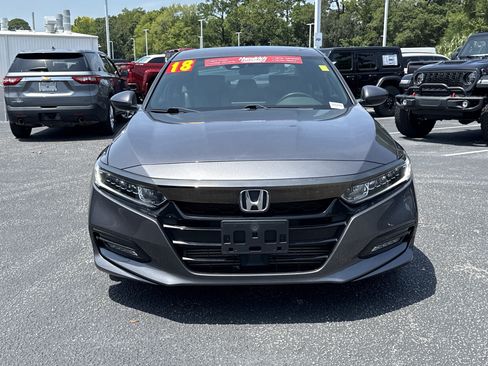Used 2018 Honda Accord Sport image 3