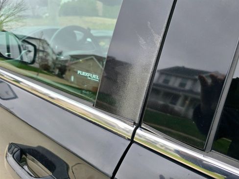 Used 2015 Chevrolet Suburban LT image 43