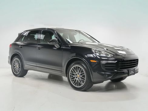 Used 2017 Porsche Cayenne Platinum Edition AWD/4WD image 8