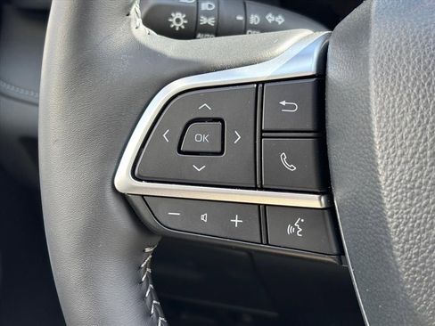 Used 2025 Toyota Highlander Limited image 17