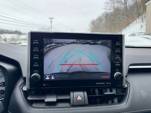 Used 2022 Toyota RAV4 XLE w/ Convenience Package image 14