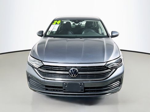 Used 2024 Volkswagen Jetta SE FWD image 11