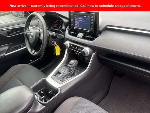 Used 2022 Toyota RAV4 LE AWD/4WD image 30