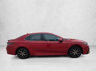 Used 2021 Toyota Camry SE FWD video 4