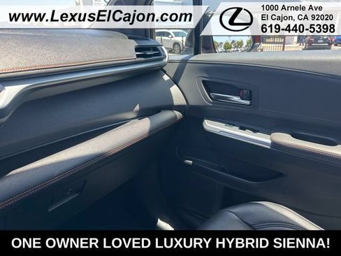 Used 2021 Toyota Sienna XSE w/ XSE Plus Package FWD image 13
