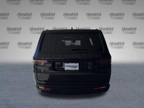 Used 2024 Jeep Wagoneer Series II image 8