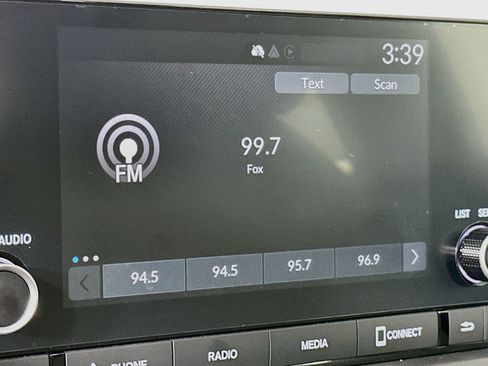 Used 2025 Honda Accord SE image 19